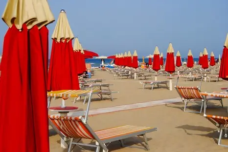 spiaggia riccione sabbia