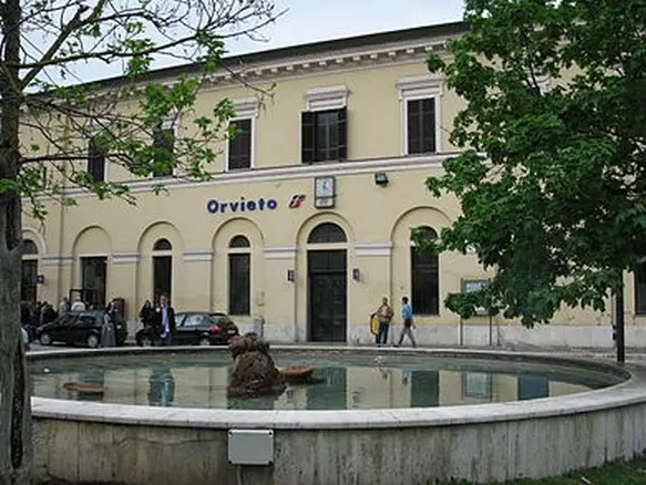 stazione orvieto con fontana