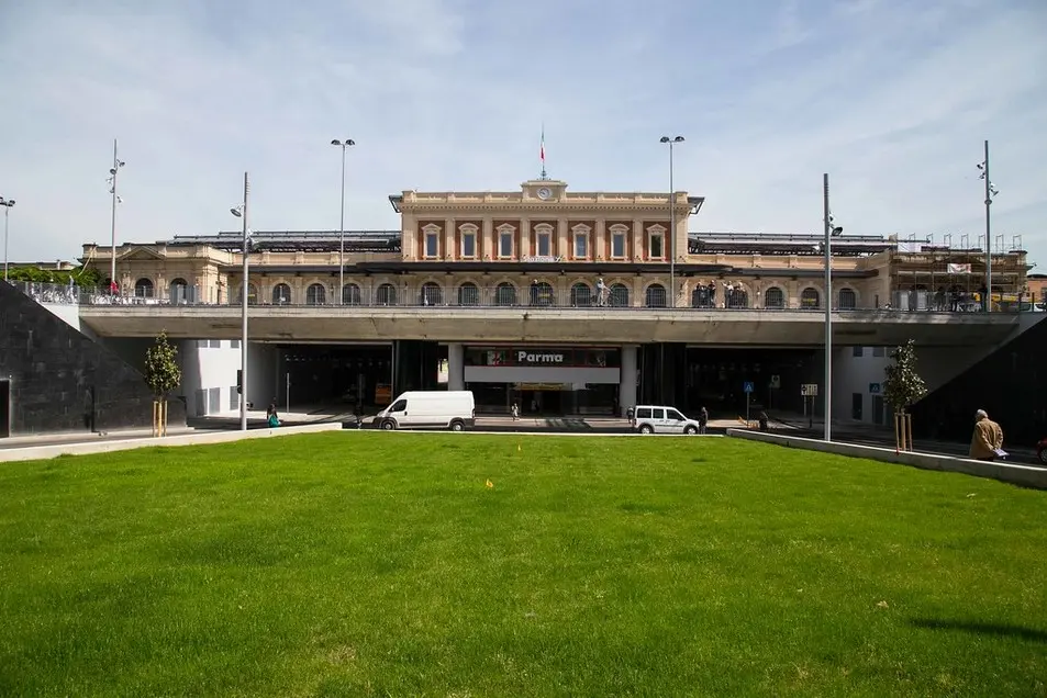 stazione centrale di parma