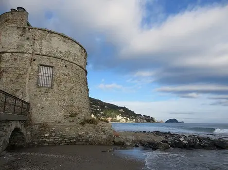 torri saracene di alassio