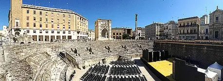 Piazza Sant'Oronzo a Lecce con Anfiteatro Romano