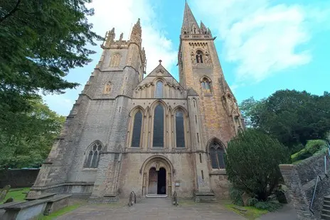 cattedrale di llandaff a cardiff