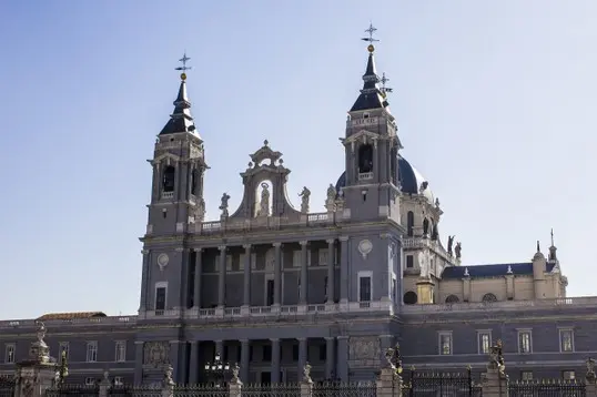 cattedrale dell'almudena a madrid